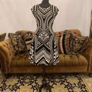 Black and white mid length patterned knit dress m